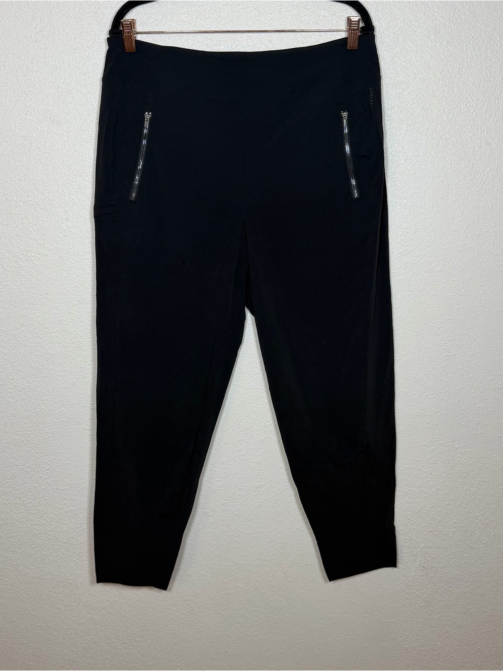 Athleta Women’s 12 Trekkie North High Rise Joggers Black Pull-On Zip Pocket